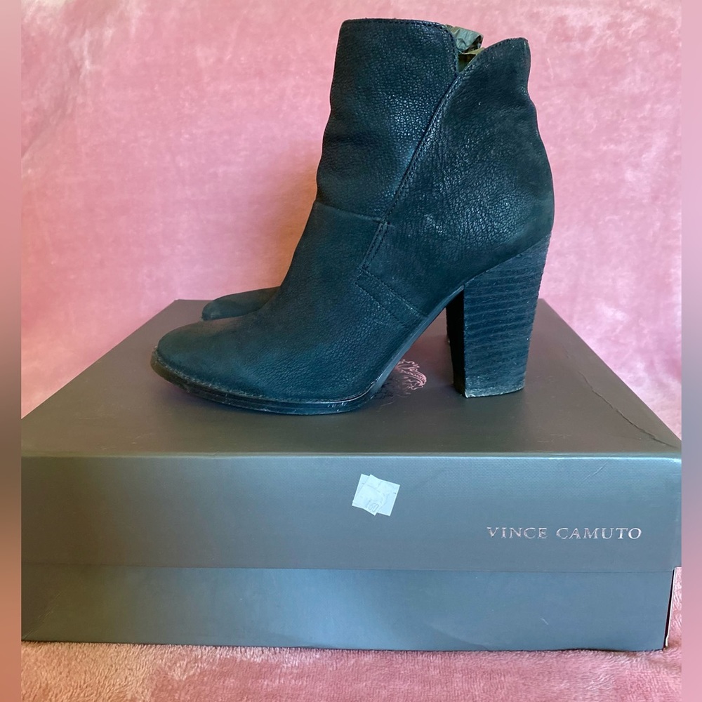 Beautiful Vince Camuto Black Booties Size 6.5